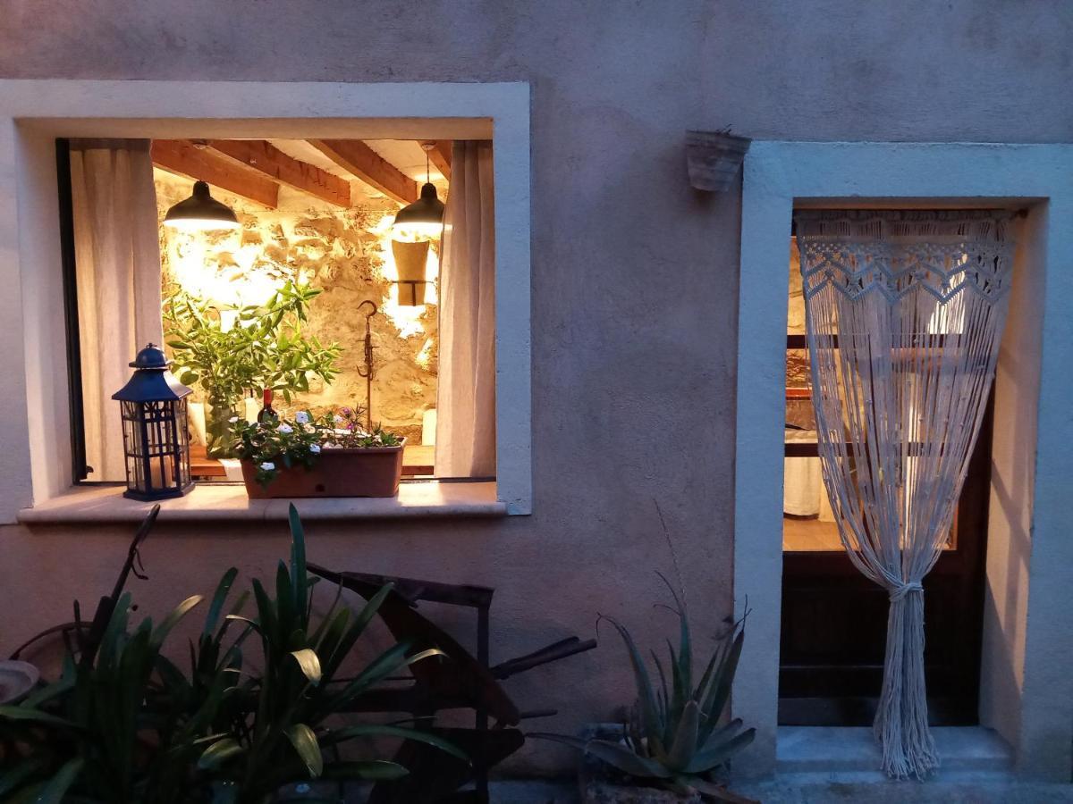 הוילה סינאו Townhouse Sa Casa מראה חיצוני תמונה
